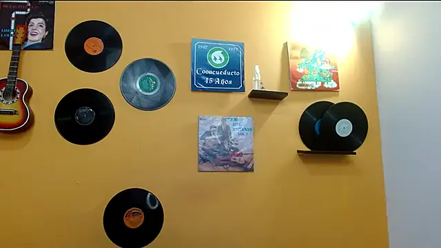 Snapshot of skinnyverus18 chatting on January 2026 07:09:01 PM skinnyverus18 online show from January 2026 07:09:01 PM