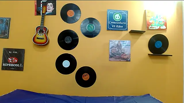 Snapshot of skinnyverus18 chatting on November 2025 07:14:01 PM skinnyverus18 online show from November 2025 07:14:01 PM