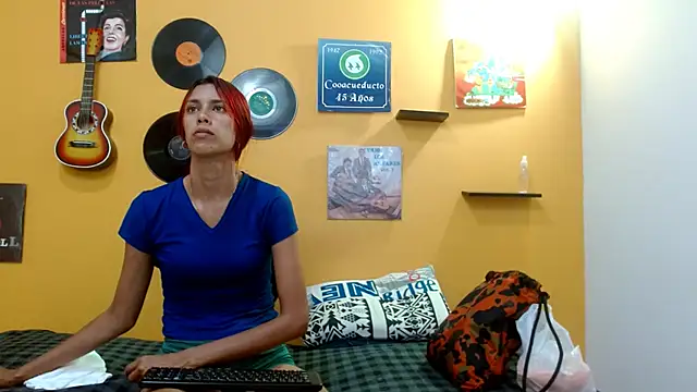 Snapshot of skinnyverus18 chatting on November 2025 07:17:02 PM skinnyverus18 online show from November 2025 07:17:02 PM