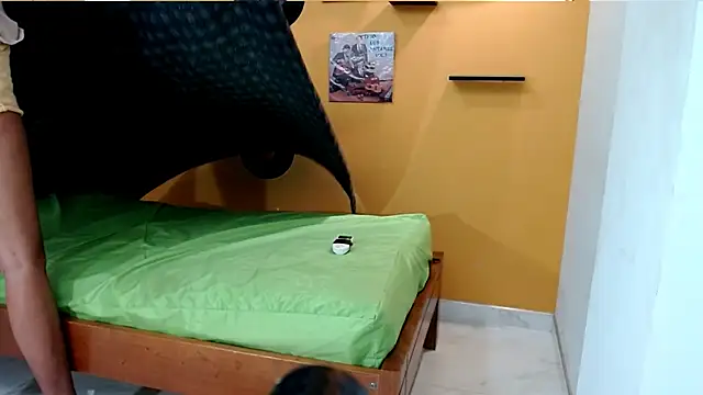 Snapshot of skinnyverus18 chatting on February 2026 07:27:02 PM skinnyverus18 online show from February 2026 07:27:02 PM