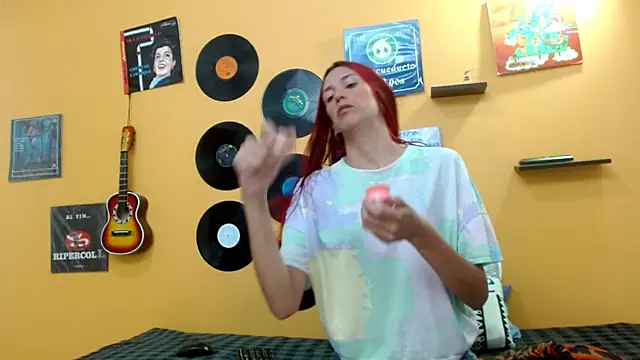 Snapshot of skinnyverus18 chatting on October 2025 07:02:02 PM skinnyverus18 online show from October 2025 07:02:02 PM