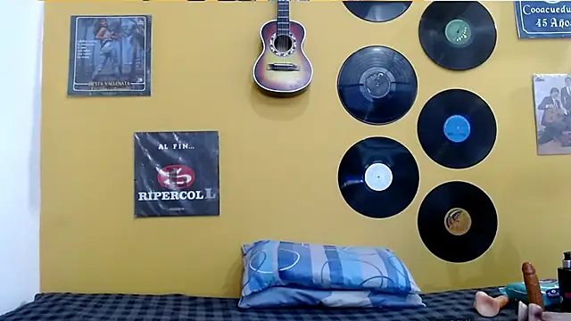 skinnyverus18 online show from April 2026 06:44:02 PM