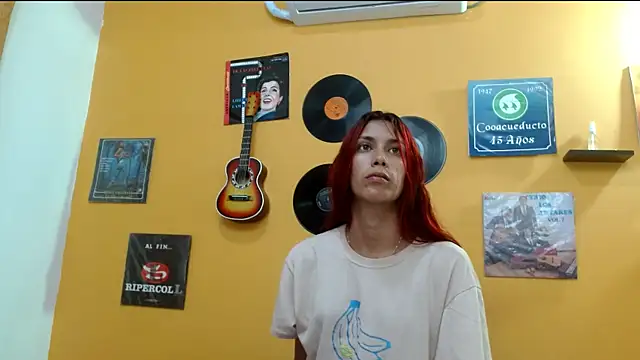 Snapshot of skinnyverus18 chatting on November 2025 07:03:01 PM skinnyverus18 online show from November 2025 07:03:01 PM