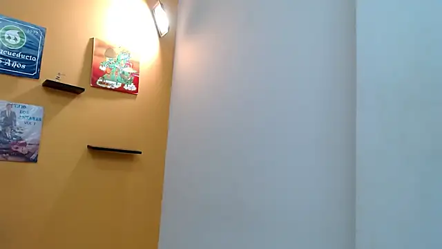 Snapshot of skinnyverus18 chatting on February 2026 07:25:01 PM skinnyverus18 online show from February 2026 07:25:01 PM