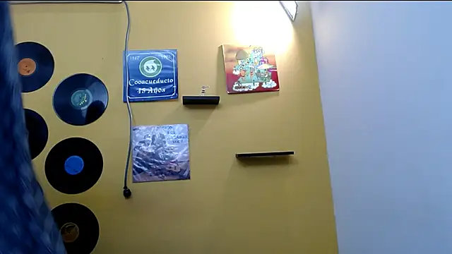 skinnyverus18 online show from May 2026 07:32:02 PM
