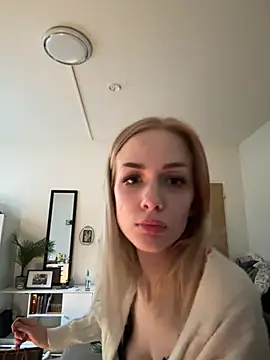 DaryaDoll online show from February 2026 01:00:01 PM