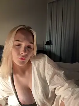 Snapshot of DaryaDoll chatting on November 2025 08:17:02 AM DaryaDoll online show from November 2025 08:17:02 AM