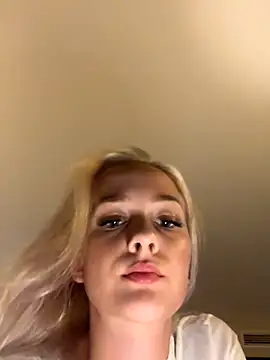 Snapshot of DaryaDoll chatting on September 2025 07:24:02 AM DaryaDoll online show from September 2025 07:24:02 AM