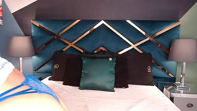 Luciegh  online show from October 2025 11:51:02 AM