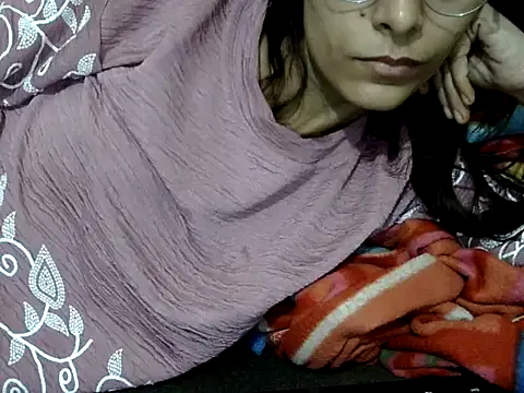 Snapshot of Your-muskan chatting on December 2025 07:32:01 AM Your-muskan online show from December 2025 07:32:01 AM