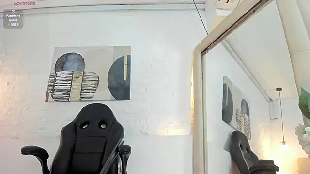 Sarah GothicGirl online show from April 2026 07:42:02 PM