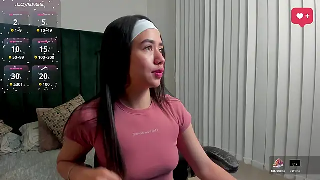 SaraWagner  online show from April 2026 12:01:01 AM