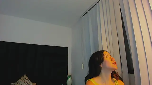 Snapshot of SaraWagner_ chatting on September 2025 06:07:01 PM SaraWagner online show from September 2025 06:07:01 PM