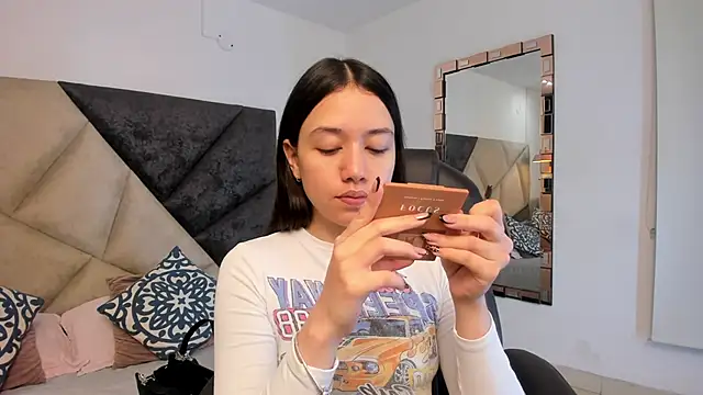 SaraWagner  online show from October 2025 12:10:02 AM