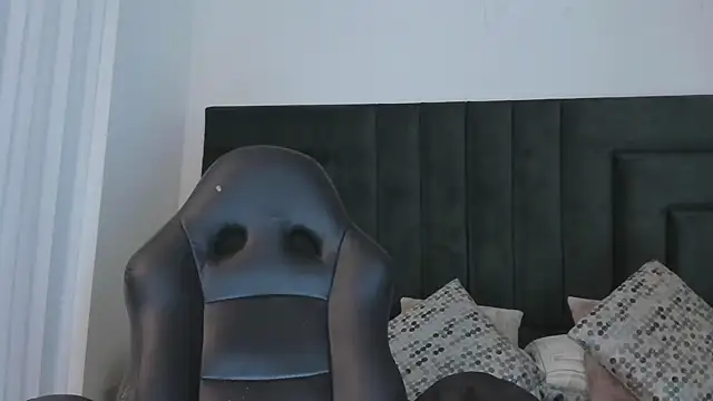 SaraWagner  online show from December 2025 01:52:02 AM