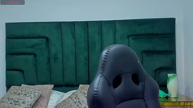 SaraWagner  online show from April 2026 12:03:01 AM