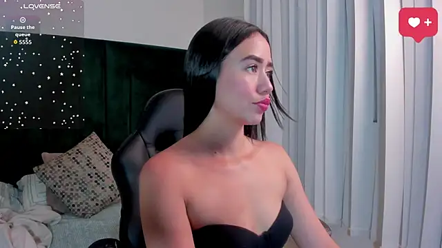 SaraWagner  online show from April 2026 12:12:02 AM