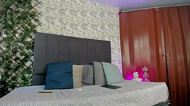 window to wonderland1 online show from September 2025 07:53:01 PM