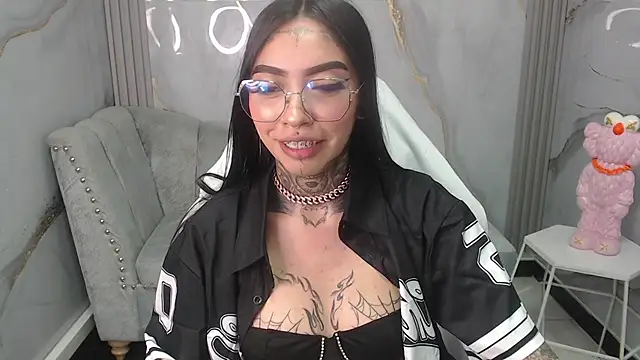 Snapshot of Ashley_Blum_v chatting on October 2025 01:03:02 PM Ashley Blum v online show from October 2025 01:03:02 PM