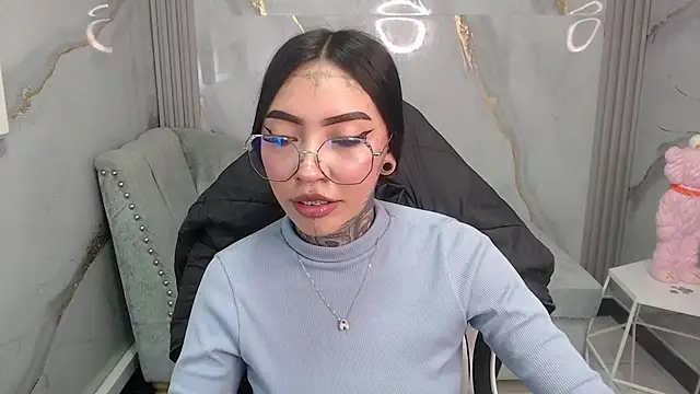 Snapshot of Ashley_Blum_v chatting on November 2025 01:11:01 PM Ashley Blum v online show from November 2025 01:11:01 PM