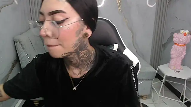 Snapshot of Ashley_Blum_v chatting on November 2025 08:09:01 PM Ashley Blum v online show from November 2025 08:09:01 PM