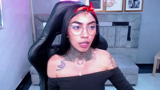 Snapshot of Ashley_Blum_v chatting on September 2025 07:38:01 PM Ashley Blum v online show from September 2025 07:38:01 PM