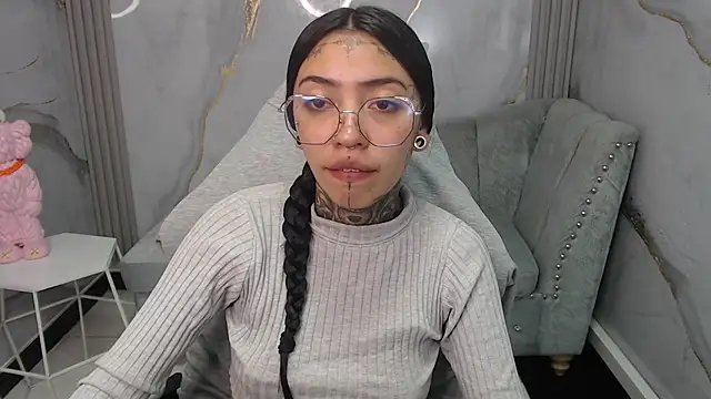 Snapshot of Ashley_Blum_v chatting on October 2025 01:19:02 PM Ashley Blum v online show from October 2025 01:19:02 PM