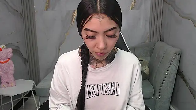 Snapshot of Ashley_Blum_v chatting on November 2025 08:02:02 PM Ashley Blum v online show from November 2025 08:02:02 PM