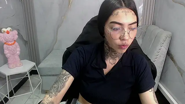 Snapshot of Ashley_Blum_v chatting on October 2025 12:59:02 PM Ashley Blum v online show from October 2025 12:59:02 PM