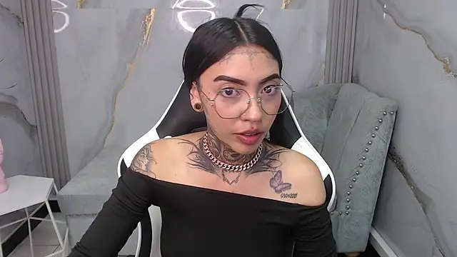 Snapshot of Ashley_Blum_v chatting on October 2025 08:08:02 PM Ashley Blum v online show from October 2025 08:08:02 PM