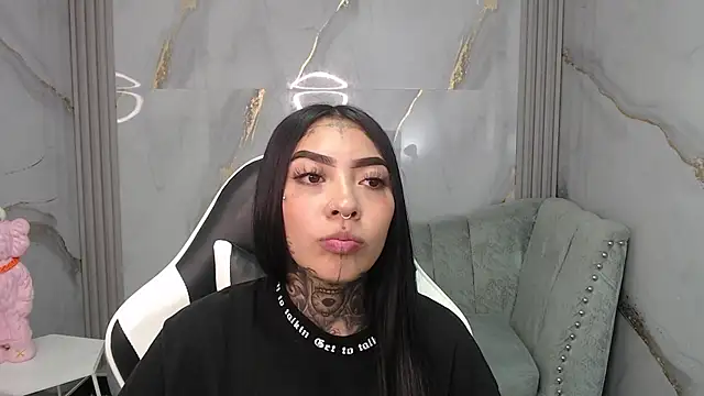 Snapshot of Ashley_Blum_v chatting on November 2025 08:23:02 PM Ashley Blum v online show from November 2025 08:23:02 PM