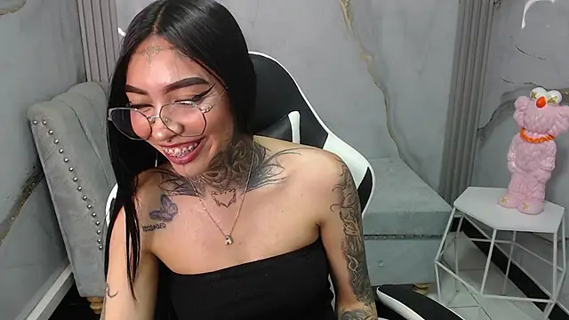 Snapshot of Ashley_Blum_v chatting on October 2025 08:02:01 PM Ashley Blum v online show from October 2025 08:02:01 PM