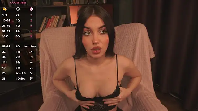 Snapshot of Kamila_Bell chatting on November 2025 10:13:01 PM Kamila Bell online show from November 2025 10:13:01 PM