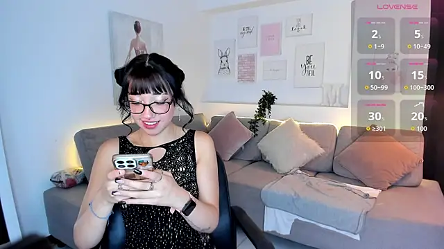 Miacorner  online show from November 2025 08:56:02 PM