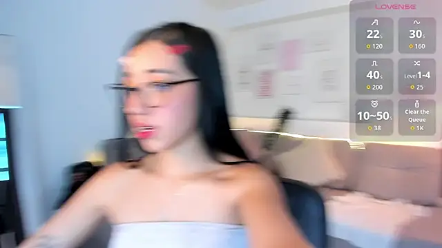 Miacorner  online show from November 2025 08:25:01 PM