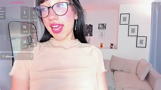 Miacorner  online show from November 2025 08:34:01 PM