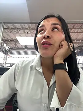 MacaW09 online show from March 2026 10:11:01 PM