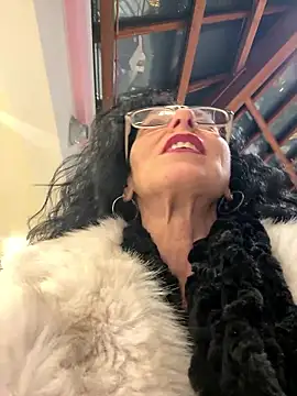 eddivad6974 online show from January 2026 09:00:01 PM