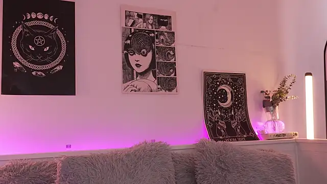 sophieee art online show from October 2025 06:52:01 PM