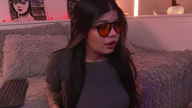 sophieee art online show from April 2026 10:22:01 AM