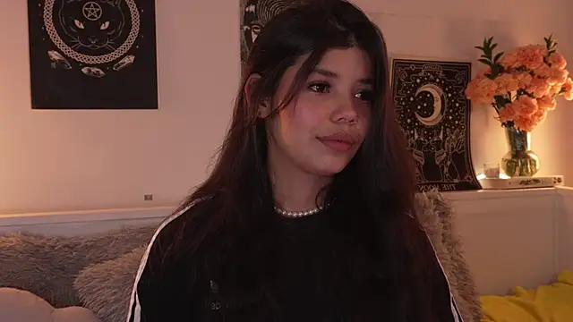 sophieee art online show from October 2025 02:58:02 AM