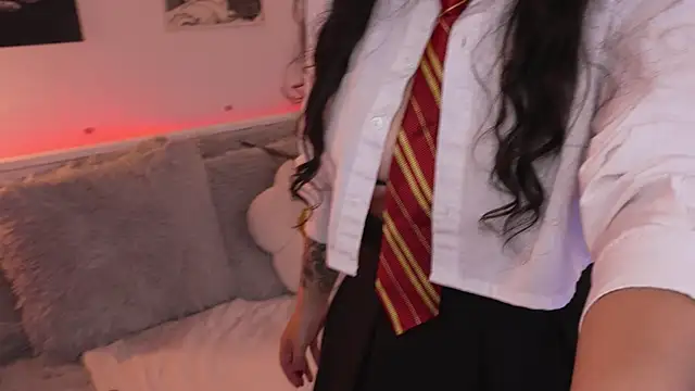 sophieee art online show from October 2025 07:36:01 PM