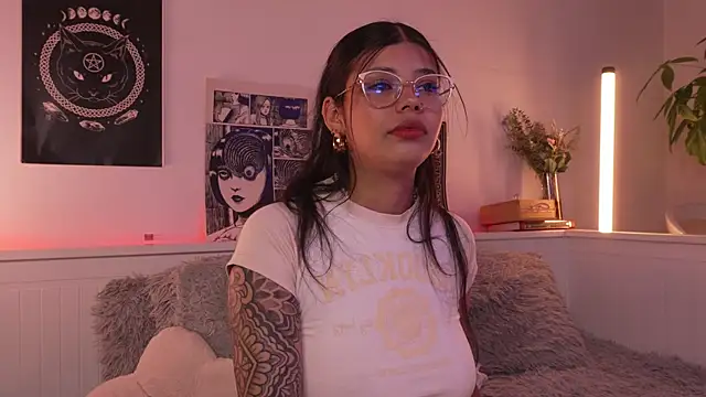 sophieee art online show from March 2026 01:39:01 AM