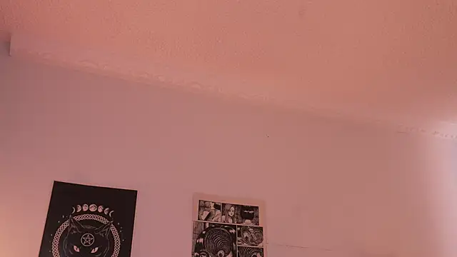 sophieee art online show from November 2025 09:07:02 PM