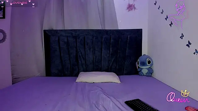 Snapshot of emmie_bunny chatting on February 2026 11:16:02 PM emmie bunny online show from February 2026 11:16:02 PM