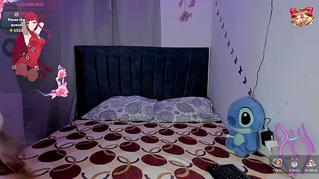 Snapshot of emmie_bunny chatting on December 2025 09:53:02 PM emmie bunny online show from December 2025 09:53:02 PM