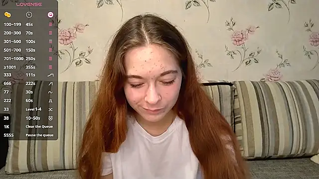 Snapshot of KissKarina chatting on September 2025 02:12:01 PM KissKarina online show from September 2025 02:12:01 PM