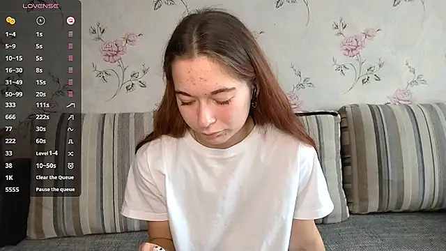 Snapshot of KissKarina chatting on October 2025 11:45:01 AM KissKarina online show from October 2025 11:45:01 AM
