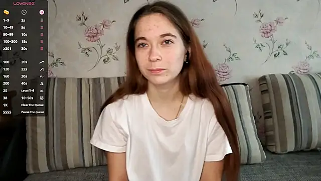 Snapshot of KissKarina chatting on October 2025 05:20:01 AM KissKarina online show from October 2025 05:20:01 AM