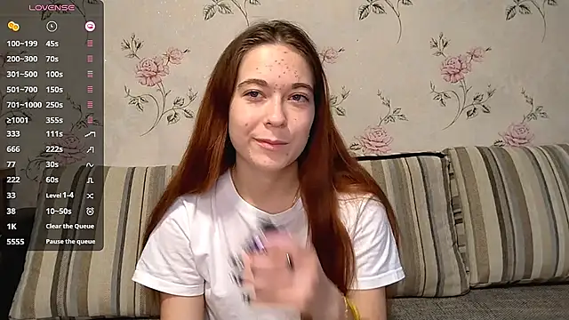 Snapshot of KissKarina chatting on September 2025 02:12:01 PM KissKarina online show from September 2025 02:12:01 PM